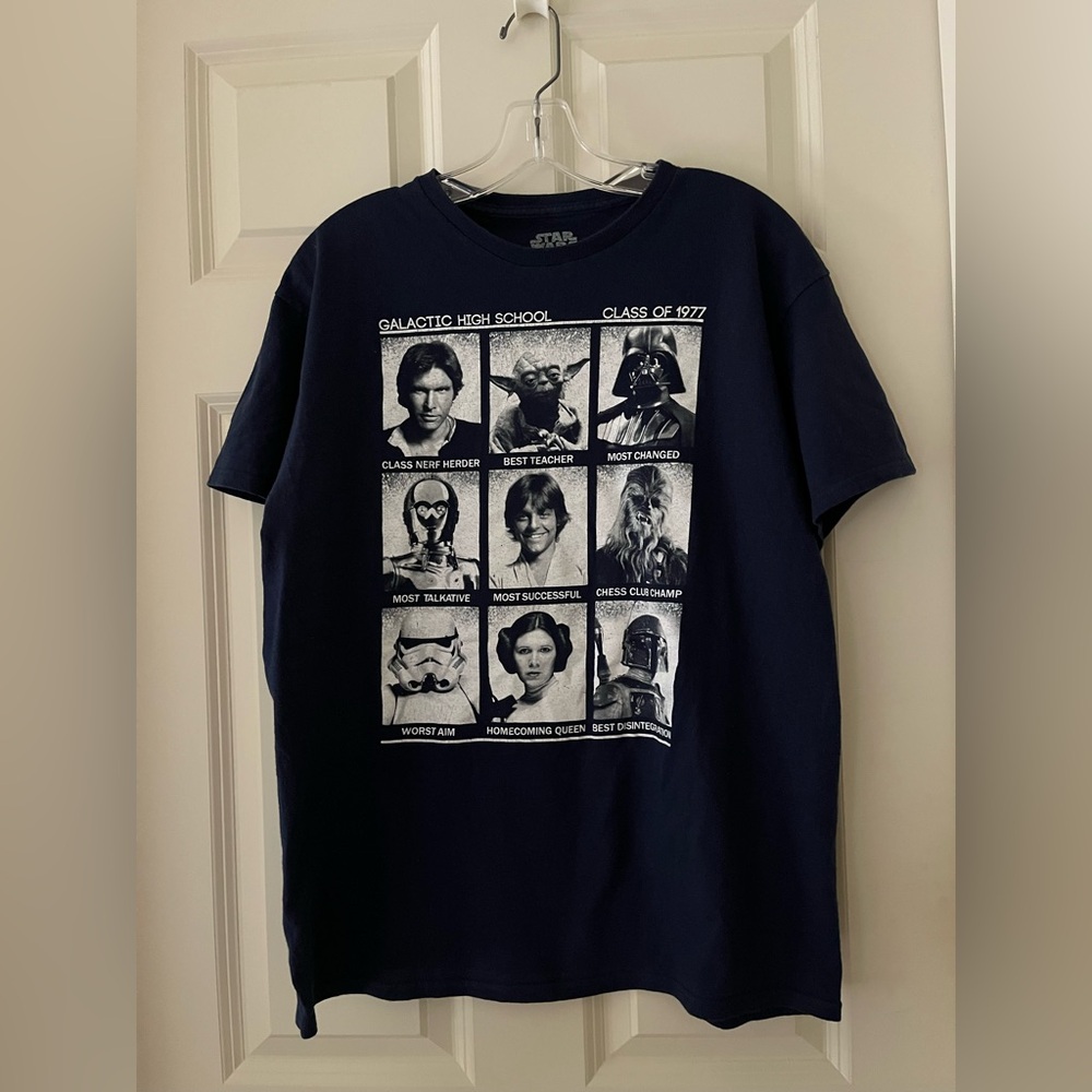 Star Wars Men's Class Of Action Galactic High Senior
Class '77 T-Shirt M